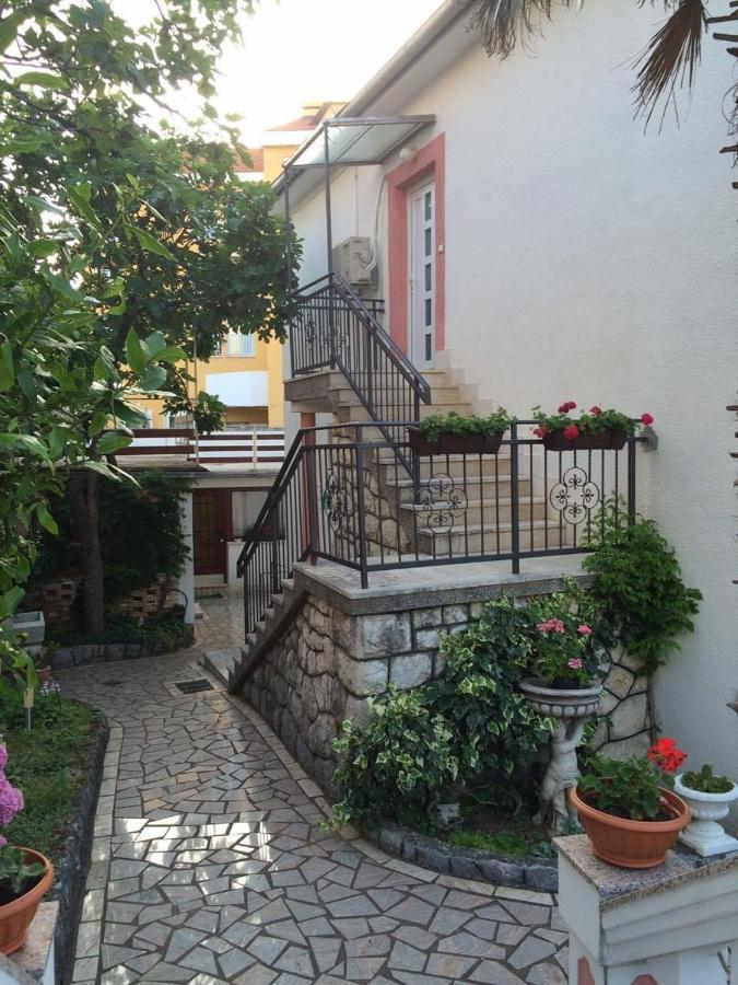 Apartments By The Sea Selce, Crikvenica - 16375 Dış mekan fotoğraf