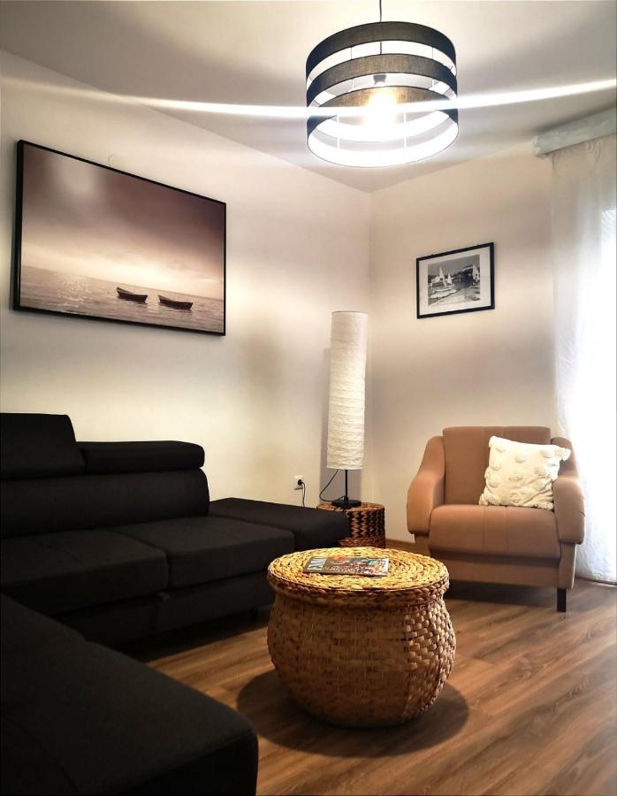Apartments By The Sea Selce, Crikvenica - 16375 Dış mekan fotoğraf